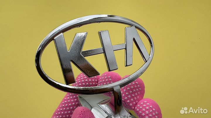 Прицел на капот Kia эмблема Киа