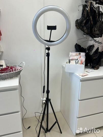 Кольцевая лампа со штативом