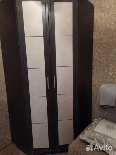 Шкаф угловой