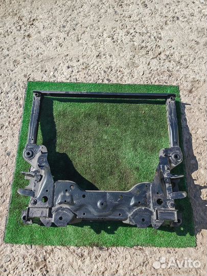 Подрамник передний infiniti m35