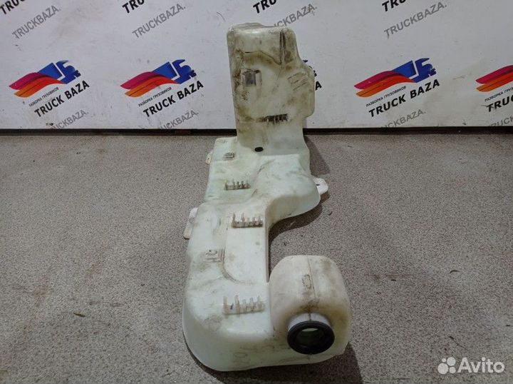 Бачок омывателя лобового стекла