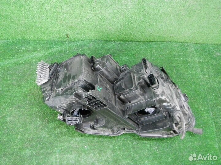 Фара левая Volkswagen Tiguan