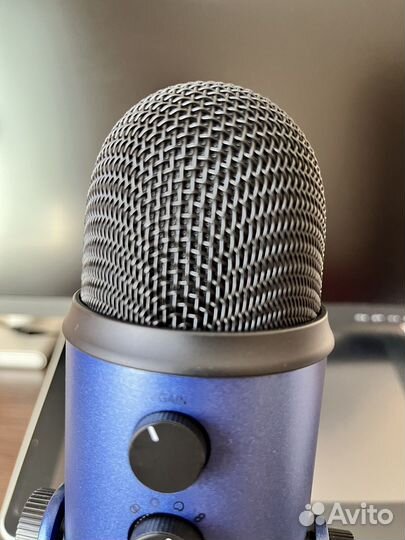 Студийный микрофон blue yeti