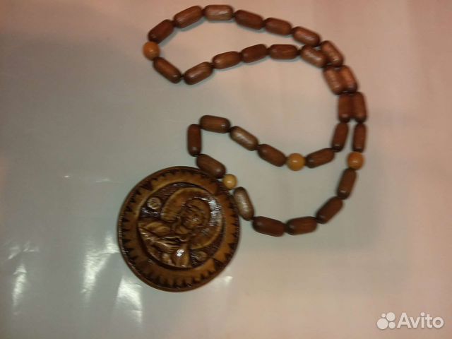 Четки с медальоном