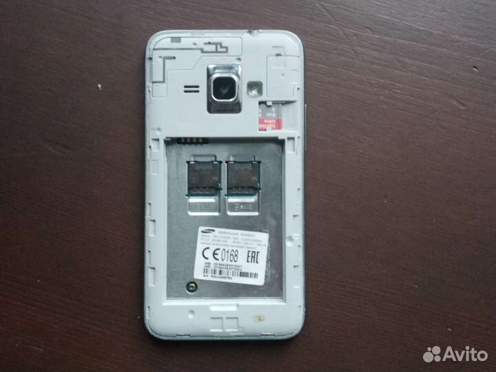 Телефон Samsung j1 2016