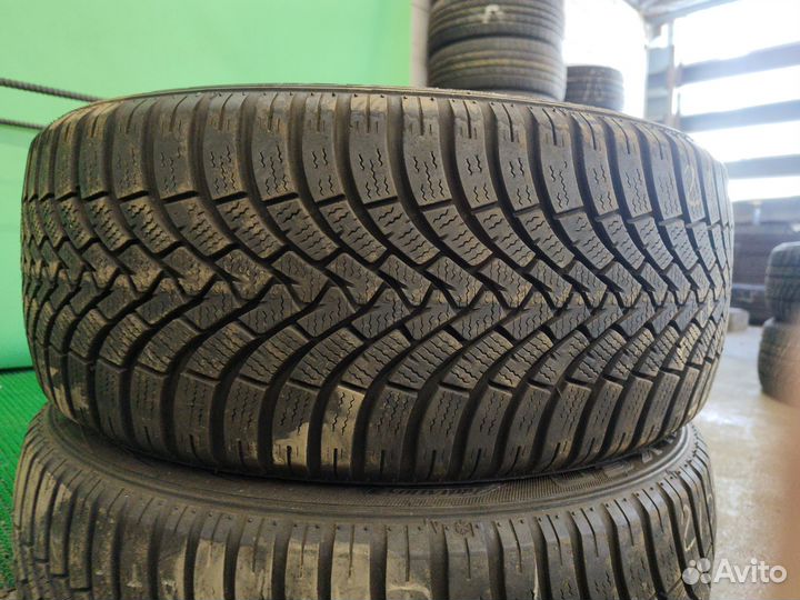 Kumho Ecsta HS51 215/50 R17