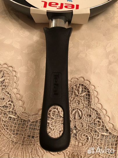 Сковородка tefal новая 28 см