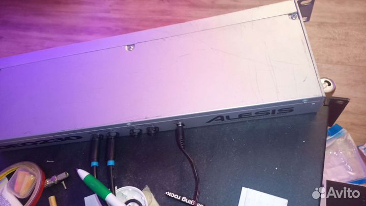 Эквалайзер Alesis DEQ230