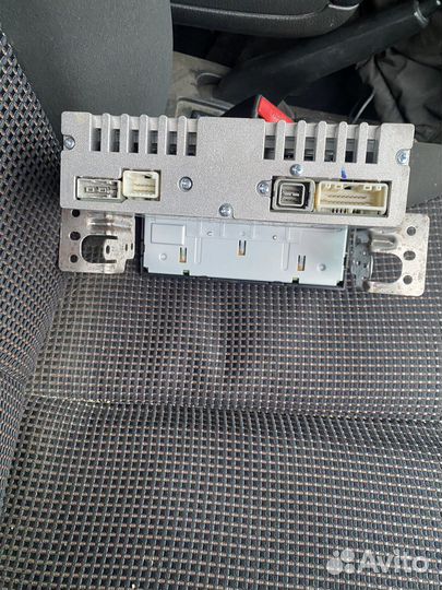 Штатная магнитола nissan tiida в сборе