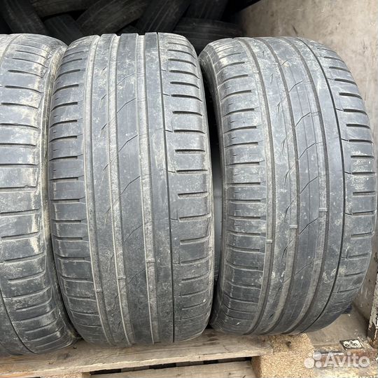 Nokian Tyres Hakka Black 275/45 R20