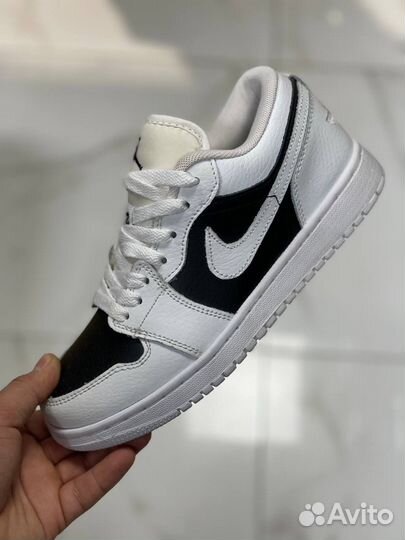 Кроссовки оптом