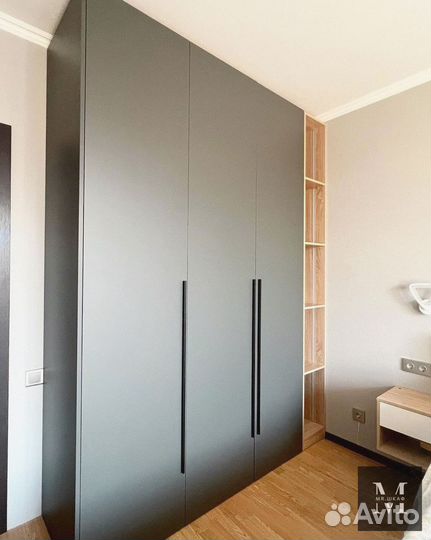 Шкаф распашной с фрезерованными фасадами