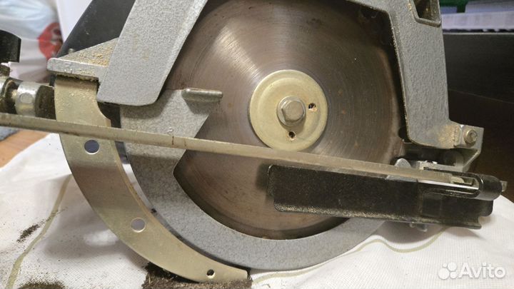 Циркулярная пила большая