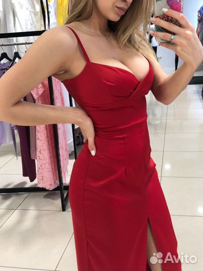Эффектное вечернее красное платье миди