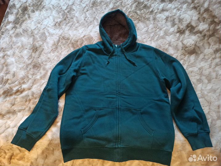 Продаю куртку uniqlo