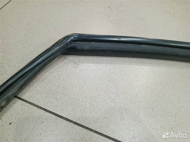 Уплотнитель стекла двери передней левой Chevrolet