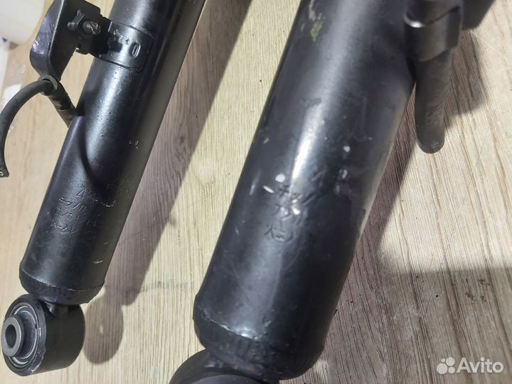 Стойки передние пара Toyota Mark 2 GX110