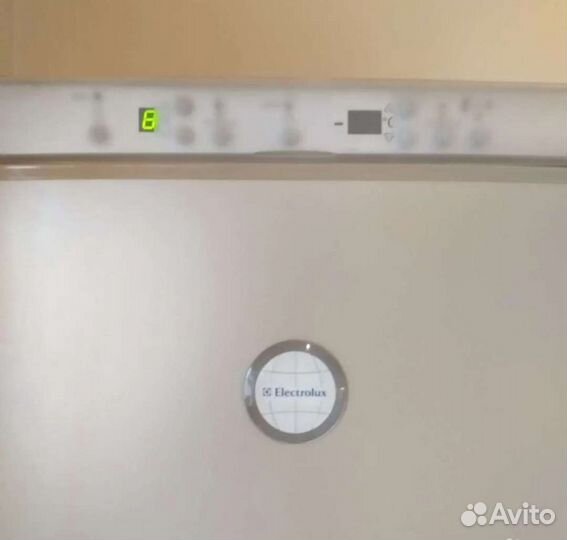 Холодильник двухкамерный Electrolux