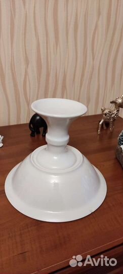 Ваза Фарфоровая на ножке