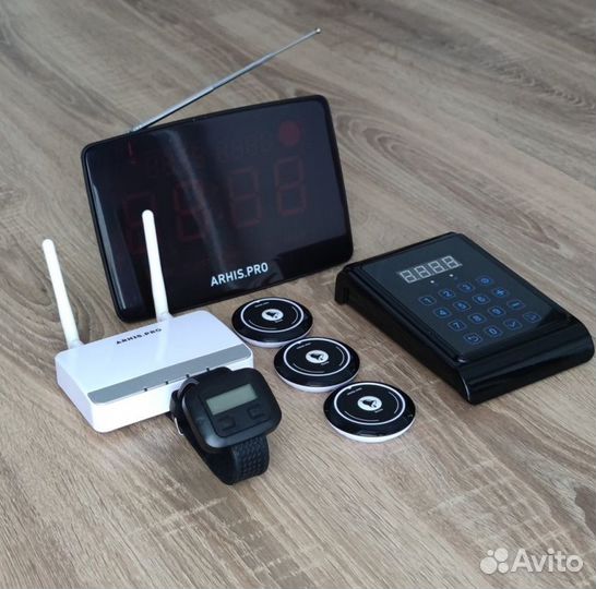 Кнопка вызова официанта с часами, табло, усилитель