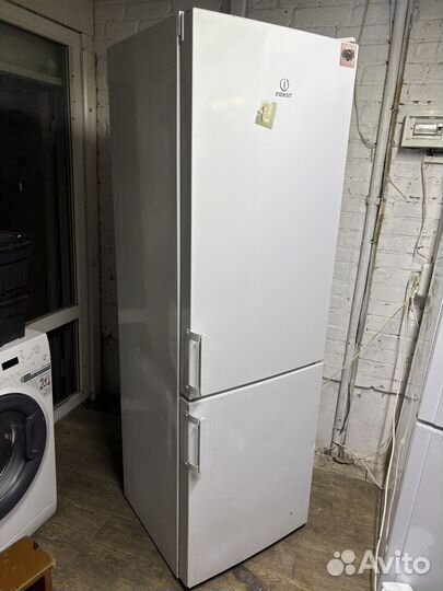 Холодильник Indesit No Frost