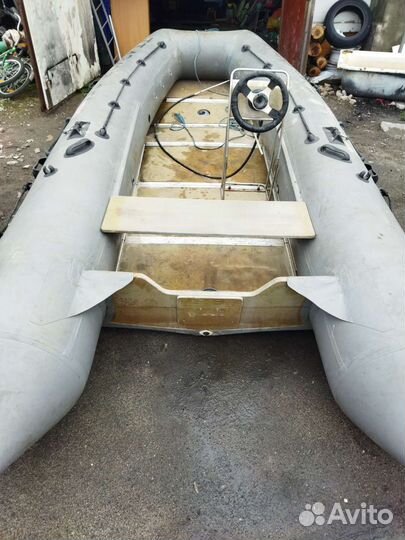 Лодка смотором