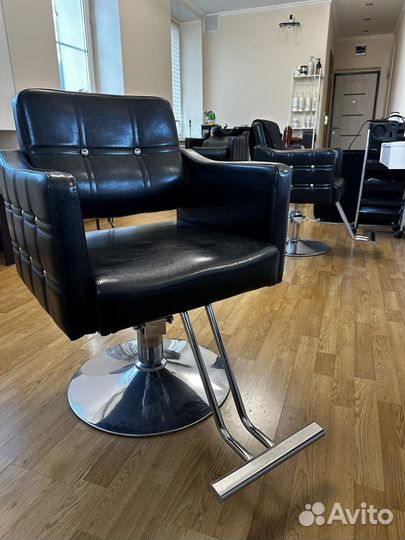 Парикмахерское кресло
