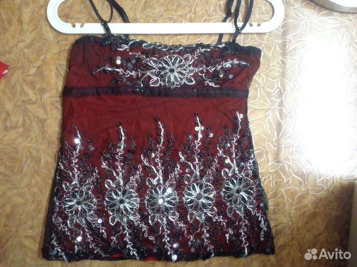 Красные вещи женские