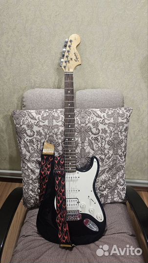 Эл.гитара Fender sq strat Комбик Ibanez tbx65r