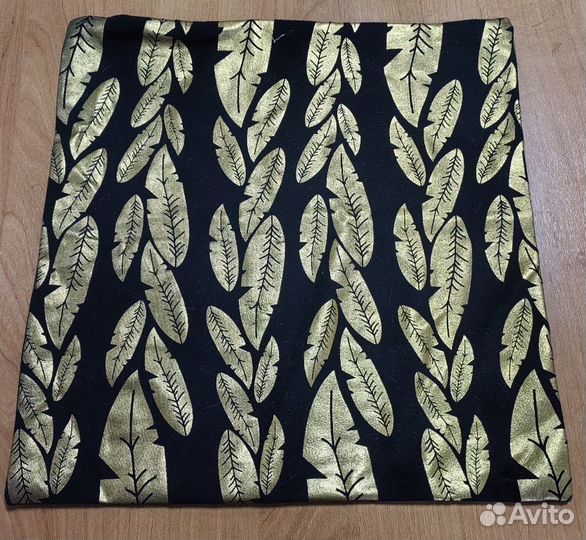 Наволочки декоративные 4242, черные с золотым прин