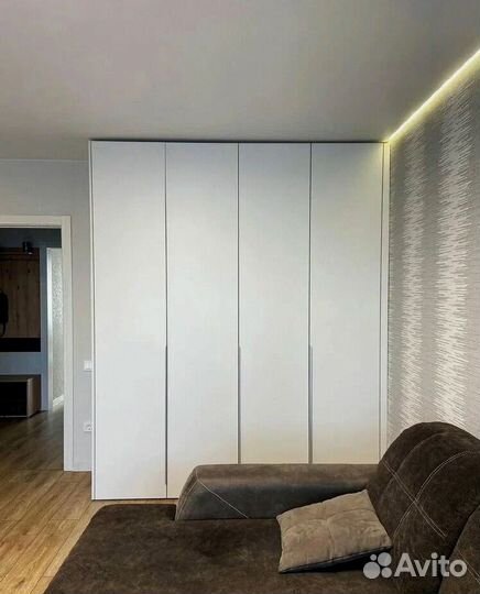 Шкаф трехстворчатый (и другие)