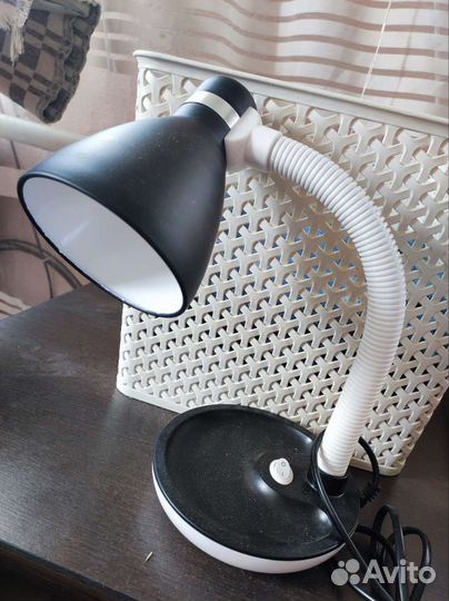 Лампа настольная