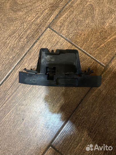 Кронштейн радиатора Renault Logan 2