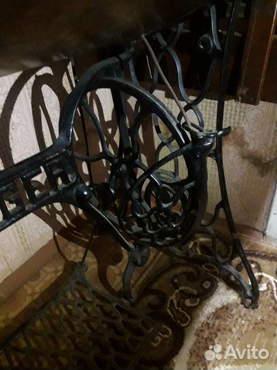 Швейная машинка Зингер