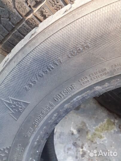 Kumho I'Zen RV Asymmetric 235/65 R17