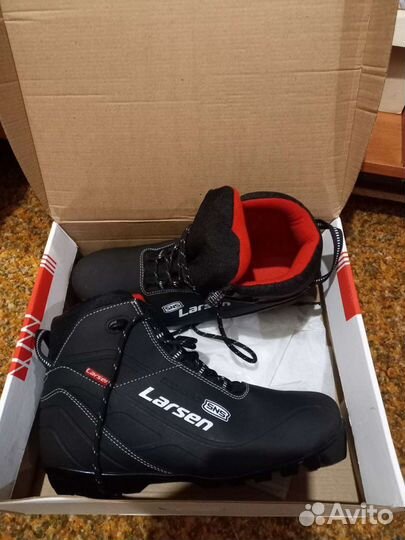 Лыжные ботинки