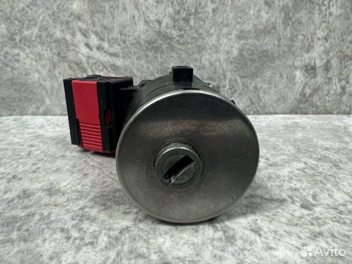 Замок зажигания Renault Logan 2 2016 487004438R