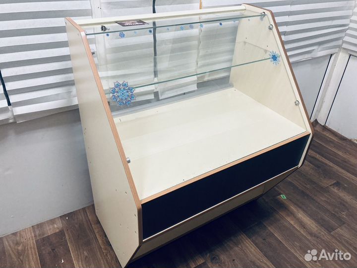 Продам витрину