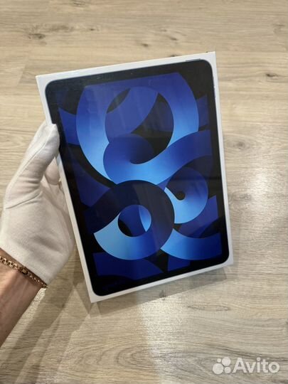 Продам Новый Запечатанный iPad AIR 5 M1