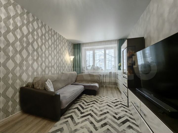 2-к. квартира, 67 м², 3/13 эт.