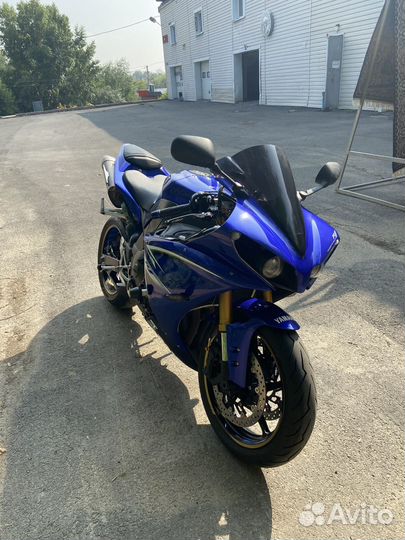 Yamaha YZF R1