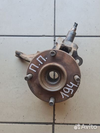 Поворотный кулак передний nissan primera P11