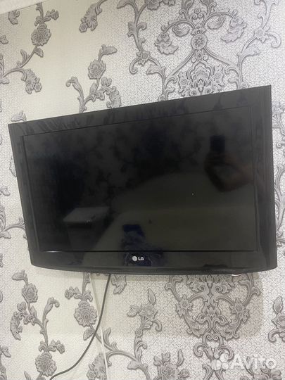 Телевизор LG 32 + кронштейн