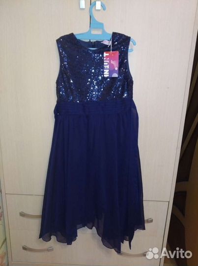 Платье праздничное новое