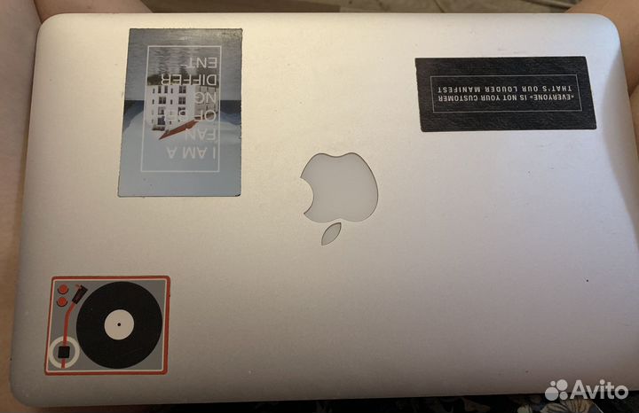 Macbook air 11 2011 64 gb