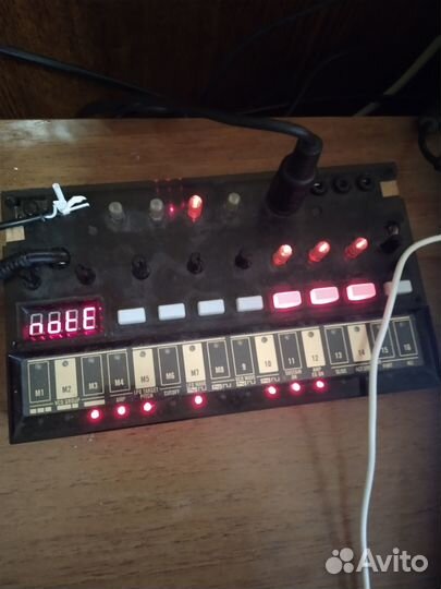 Korg volca bass синтезатор