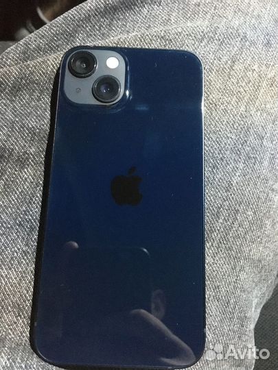 Телефон iPhone 13