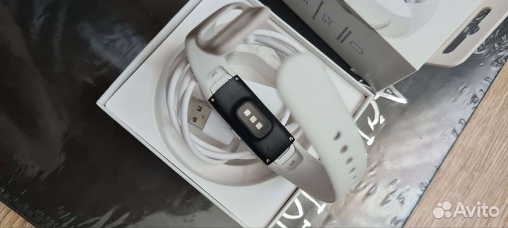Фитнес браслетSamsung Galaxy FIT