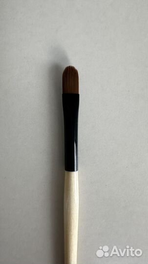 Кисть bobbi brown concealer blending brush