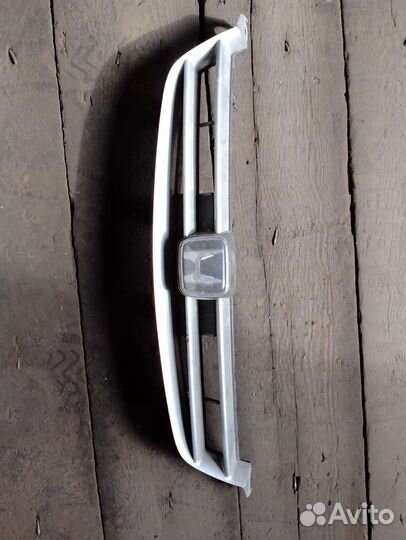 Решётка радиатора Honda Accord CF4